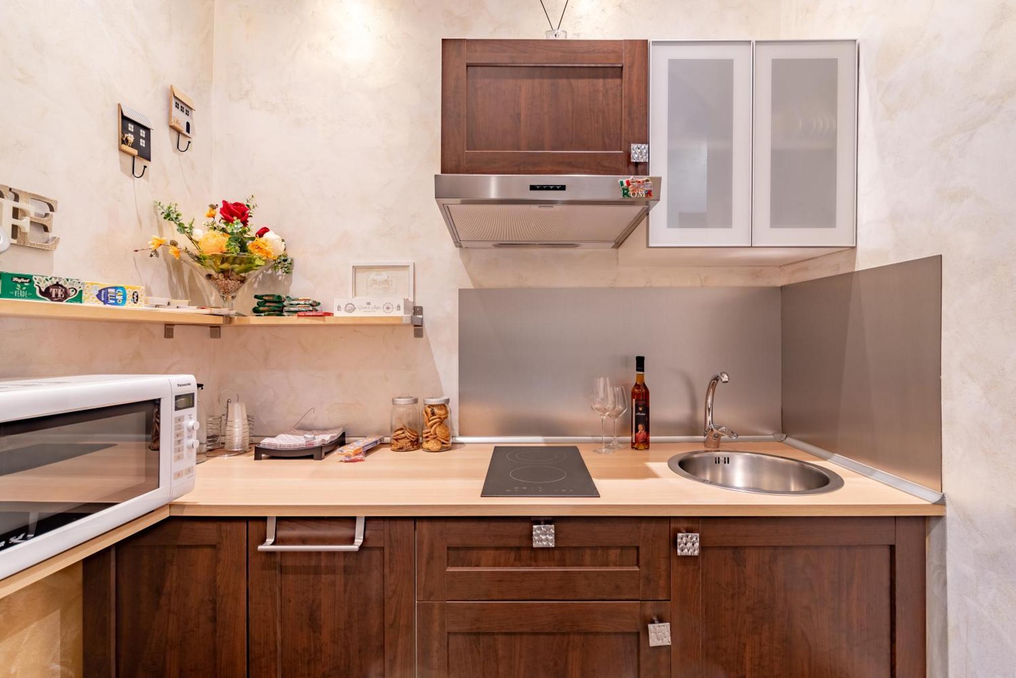 Alis Laura Guest House - 150M From Piazza Bologna Metro And 10 Minutes From The Colosseum 외부 사진