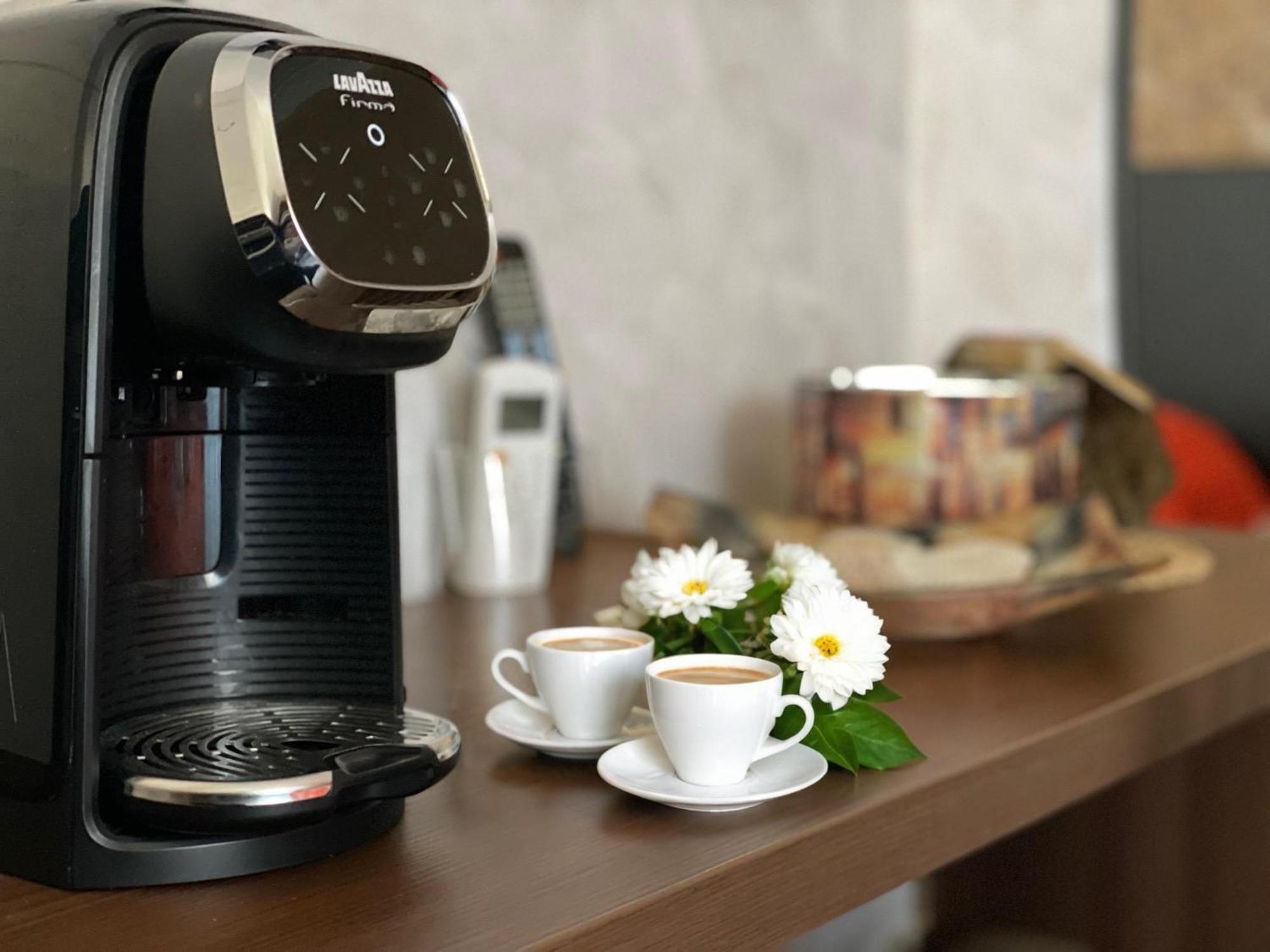 Alis Laura Guest House - 150M From Piazza Bologna Metro And 10 Minutes From The Colosseum 외부 사진